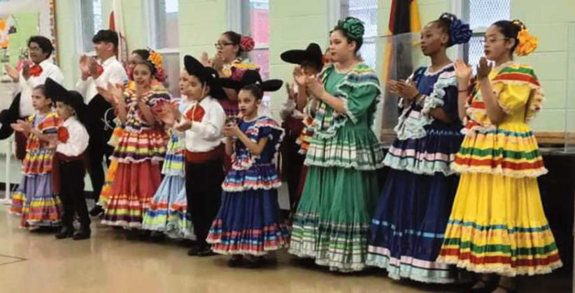 El Corazon de Mexico dancers.